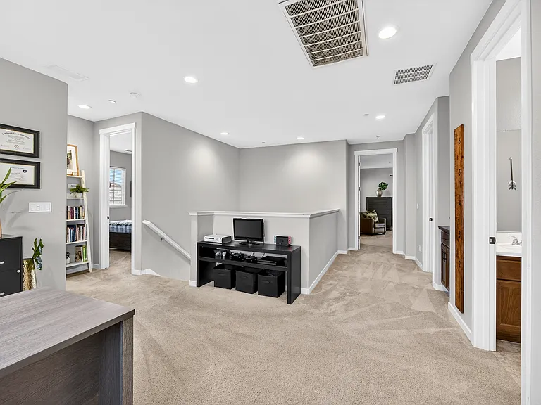 450 Syracuse Ln — Photo 11