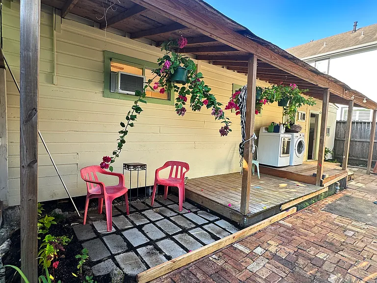 1707 Colorado St — Photo 15