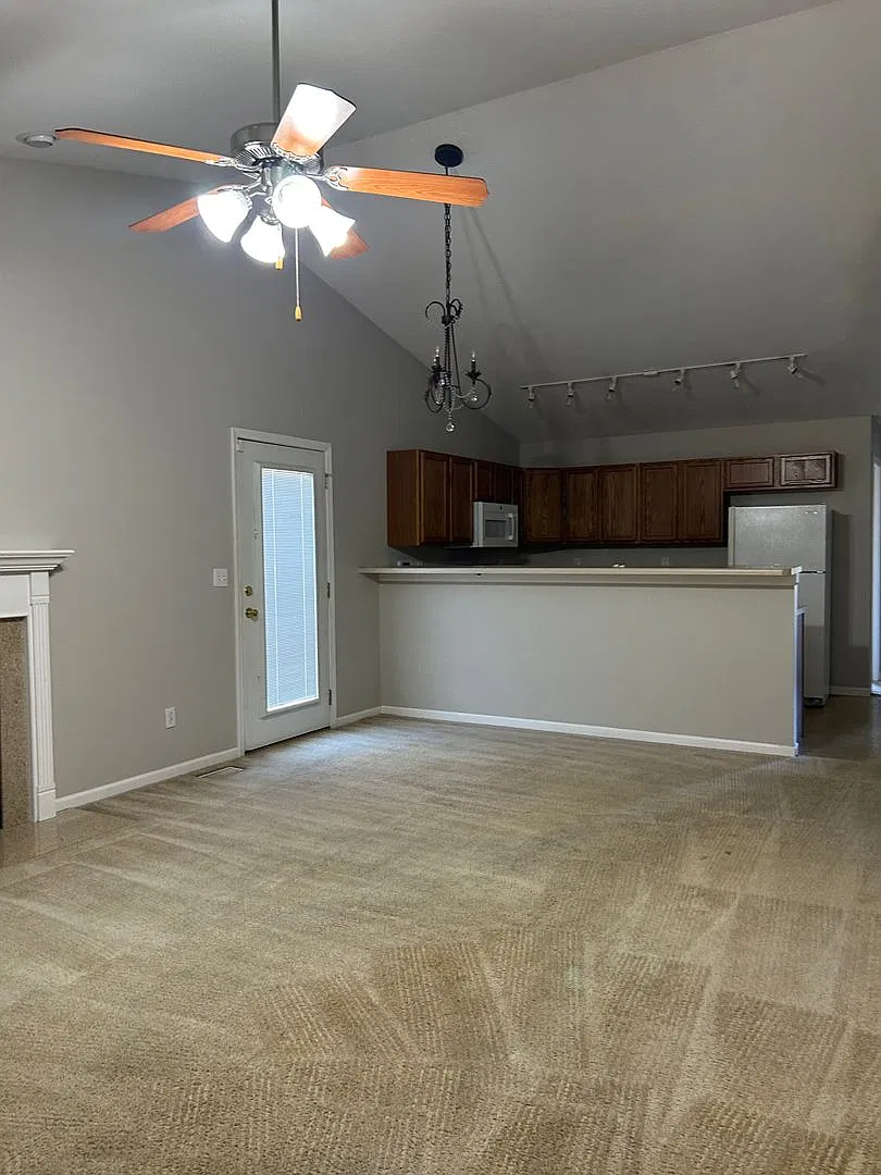 10923 Kentfield Drive — Photo 3