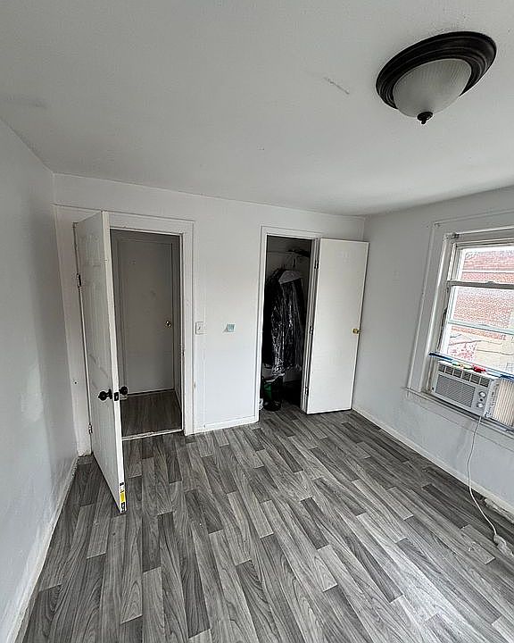 1st image of 932 Adee Ave