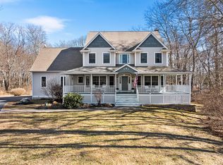 16 Spinnaker Rd, Waterford, CT 06385