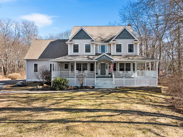 16 Spinnaker Road, Waterford, CT 06385
