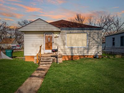 1470 Applewood Ave, Lincoln Park, MI, 48146
