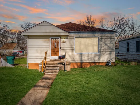 1470 Applewood Ave, Lincoln Park, MI 48146