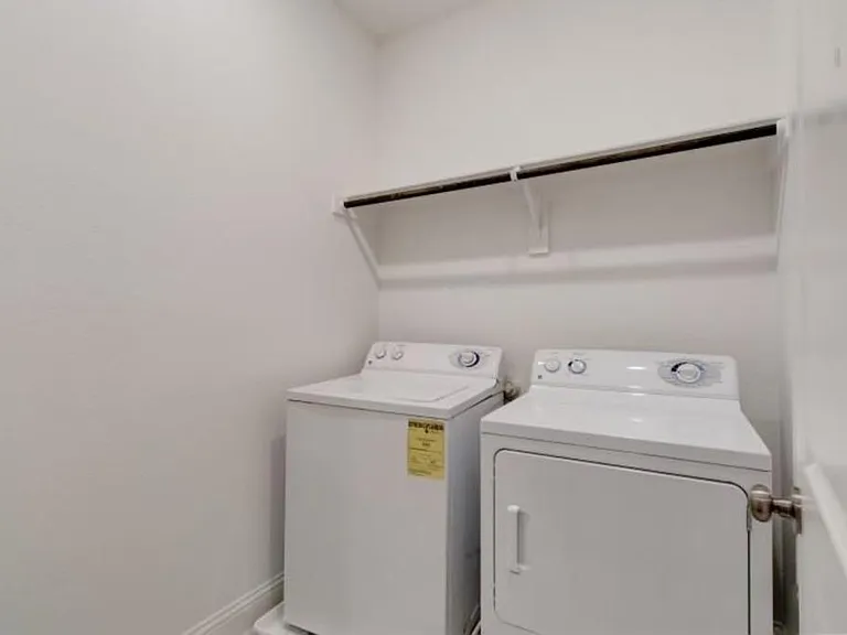 1564 Windermere Way — Photo 12