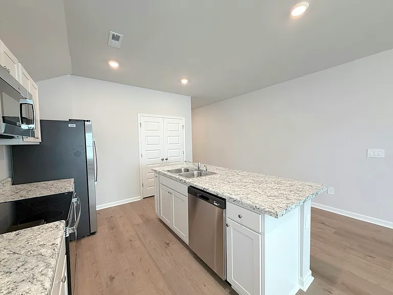 128 Challenger Way — Photo 7