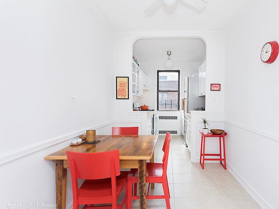 4th image of 221 E 18th St APT 6J