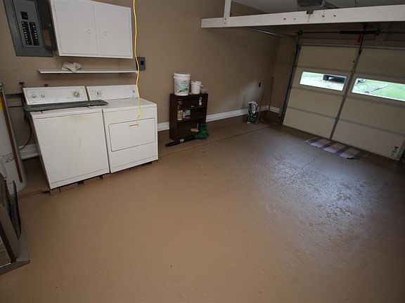 5th image of 326 Kenwood Dr