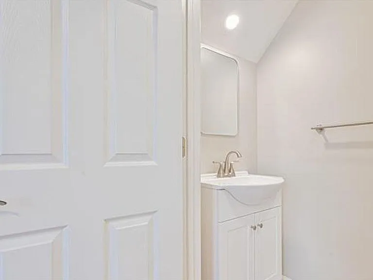 126 N Harvard Ave — Photo 19