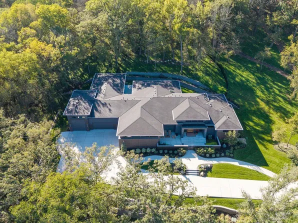23303 K Plz, Elkhorn, NE 68022