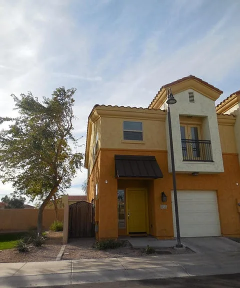 1131 E Cedar St — Photo 1