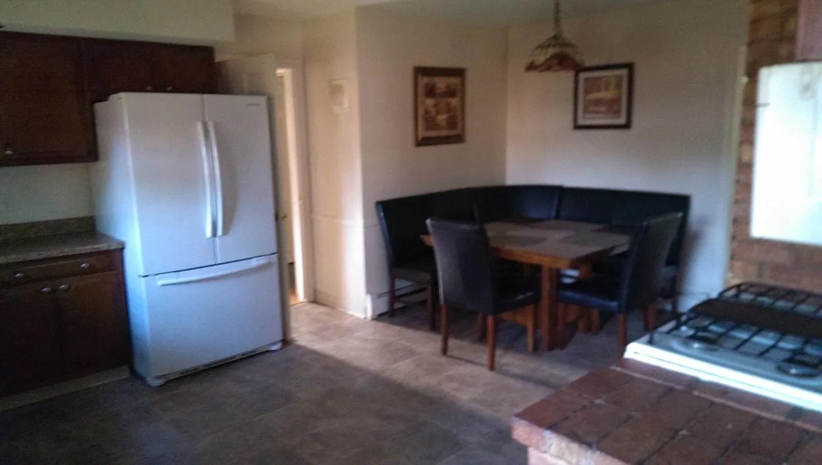 4 bed, 2700 sqft, $2,500 — Photo 3