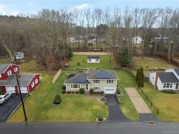 27 Meadow Wood Drive, North Stonington, CT 06359