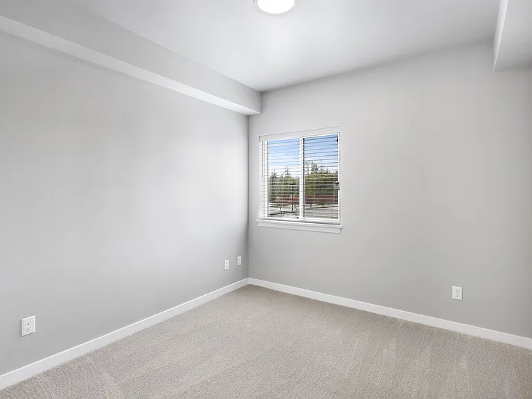 Kingsway Apartments — Photo 151