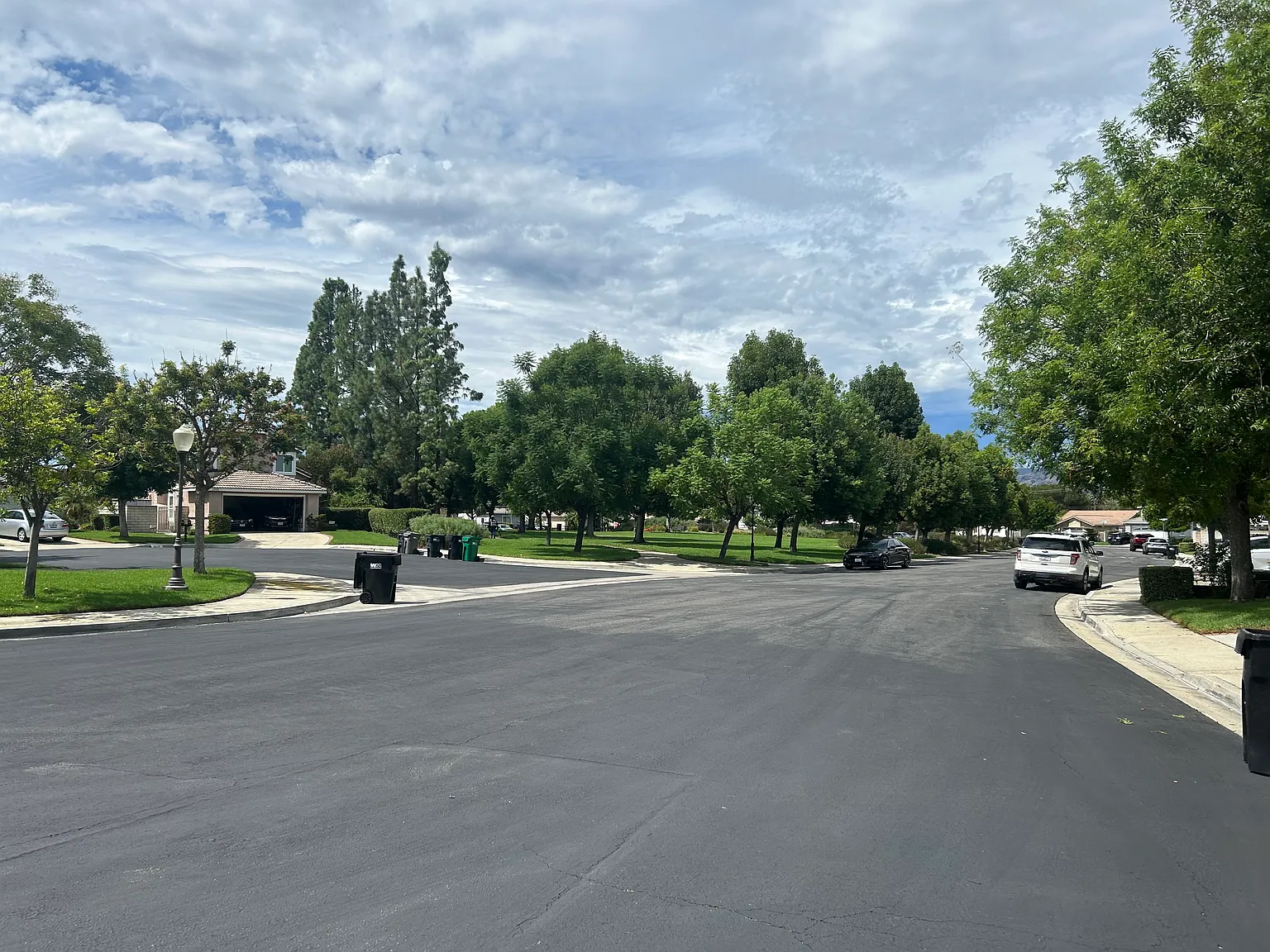 3 bed, 2.5 bath, 1691 sqft, $4,000 — Photo 3