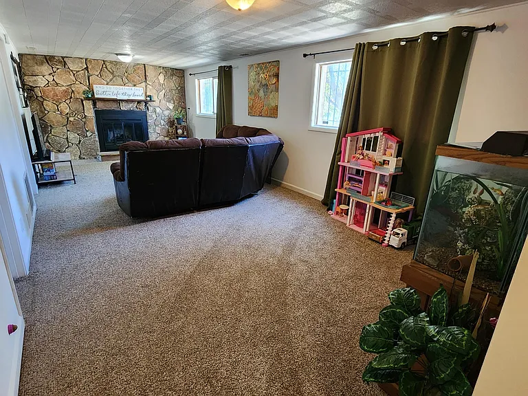 605 Raemar Dr — Photo 10