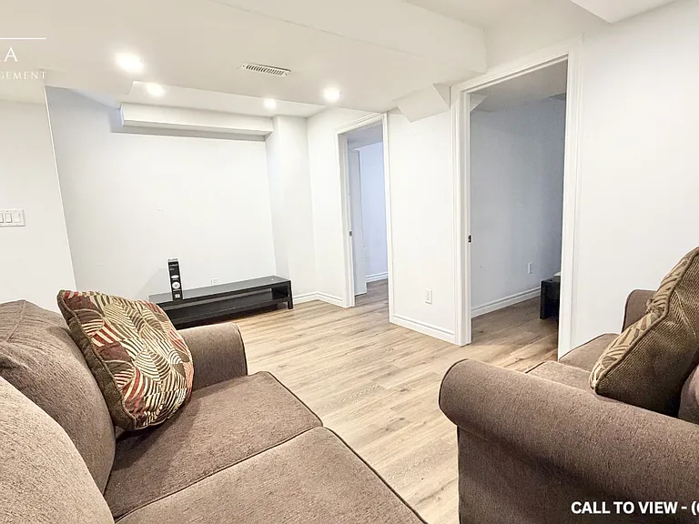 58 Billingsley Cres #2 — Photo 4