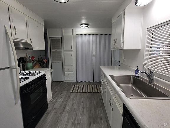 5th image of 5217 Whispering Creek Drive