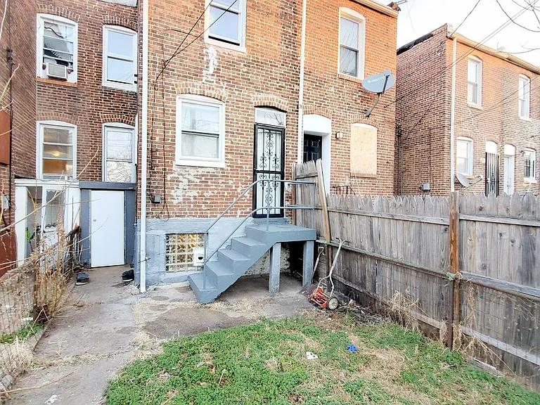 2729 Ashland Ave — Photo 26