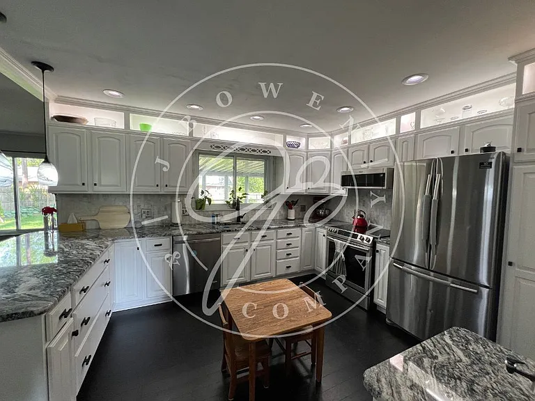 6016 Angleview Dr — Photo 7
