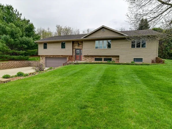 3581 Lake View Dr, Stoughton, WI 53589