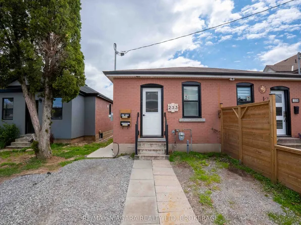 233 Pelham Rd, Saint Catharines, ON L2S 1W8
