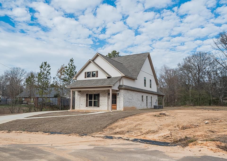 1st image of 386 Woodland Dr