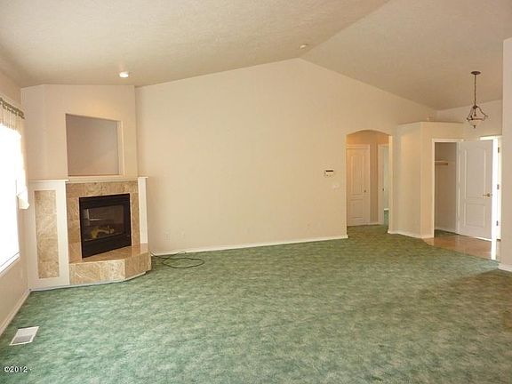 5th image of 5027 NE Voyage Ave