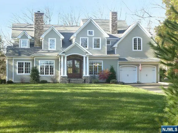 61 Stony Ridge Rd, Saddle River, NJ 07458