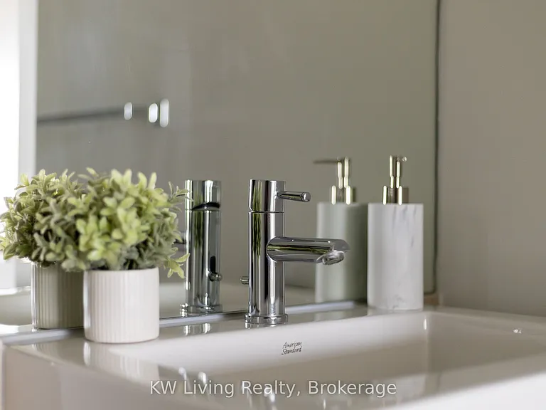 65 Bremner Blvd #5102 — Photo 40