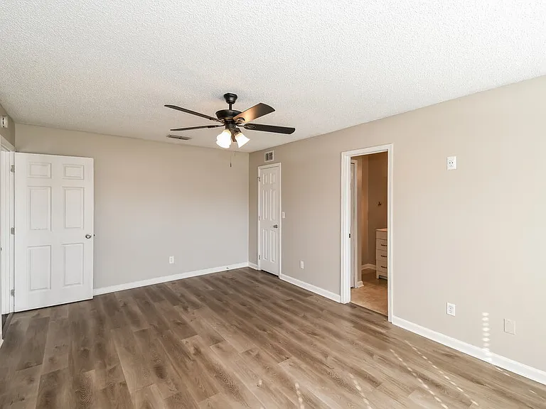 2936 Waters View Cir — Photo 10