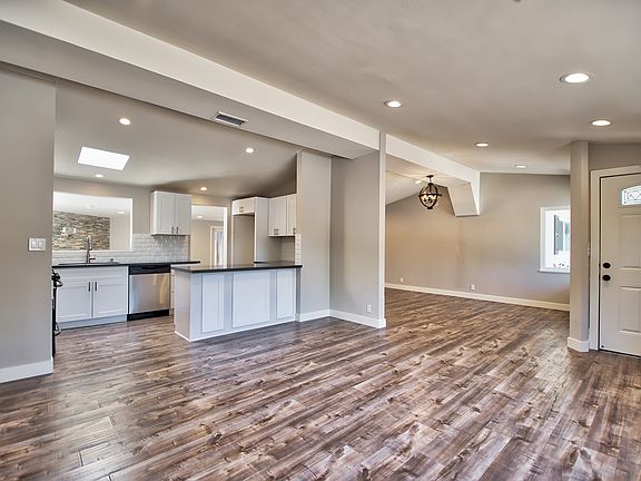 2nd image of 413 Buena Vista Dr