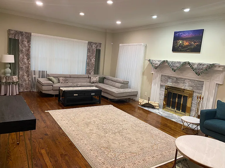 7700 Warfield Rd — Photo 3