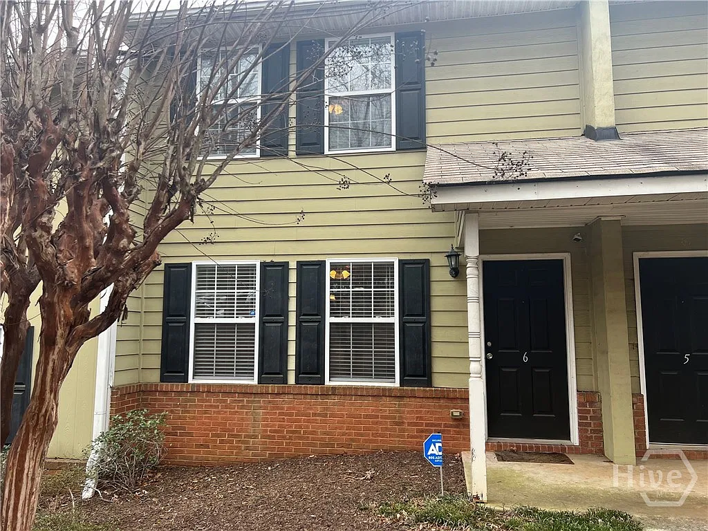 2 bed, 2.5 bath, 1206 sqft, $1,400 — Photo 2