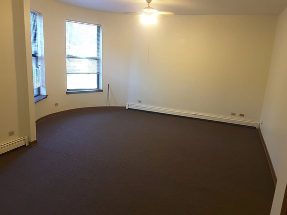 3rd image of 5852 S King Dr #2nd