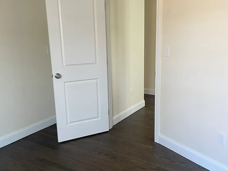 558 Winchester Ave — Photo 16