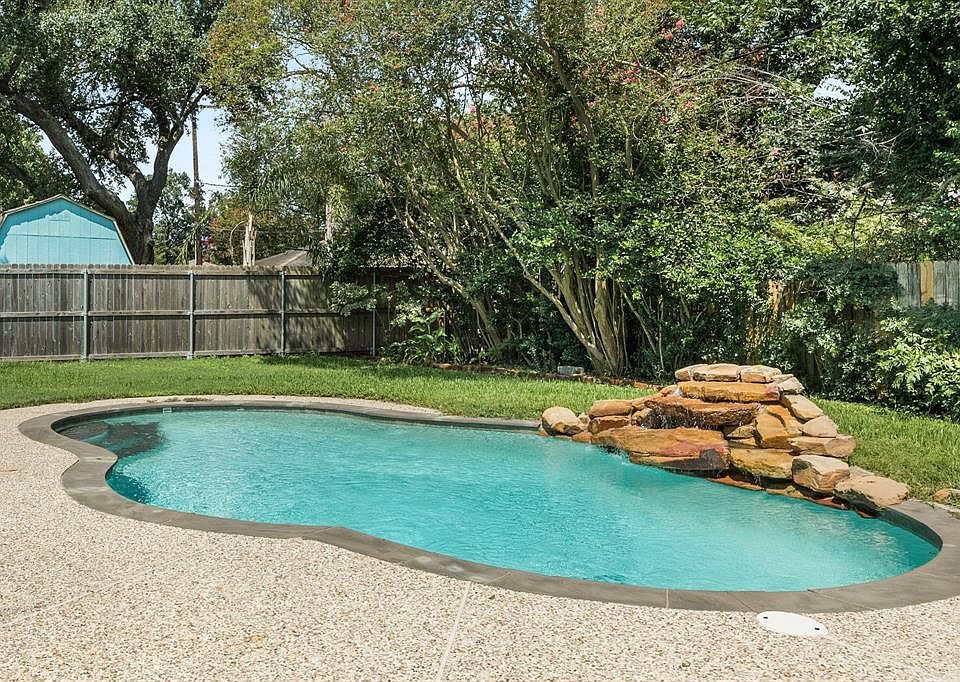 1st image of 5614 Burlinghall Dr
