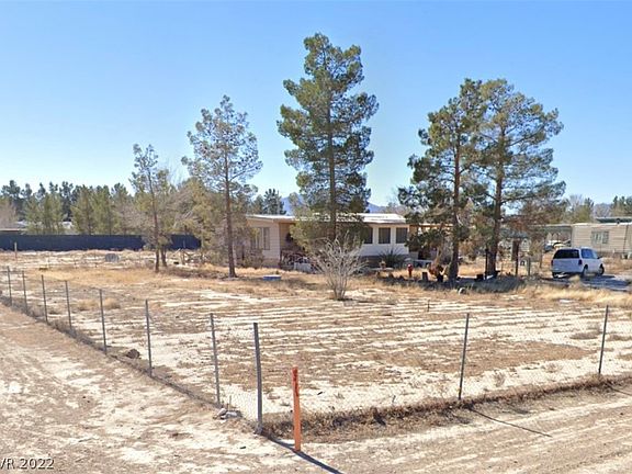3rd image of 801 Janet Ln