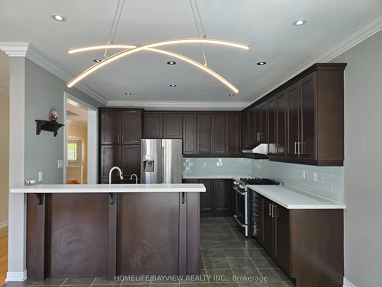 116 Sequin Dr — Photo 10