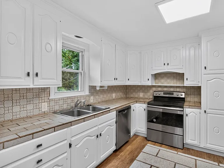 214 Blanchard Pl — Photo 5