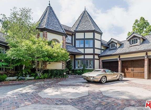 5th image of 4415 Westchester Dr
