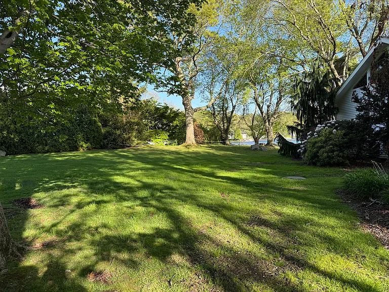 Urbans Ln — Photo 18