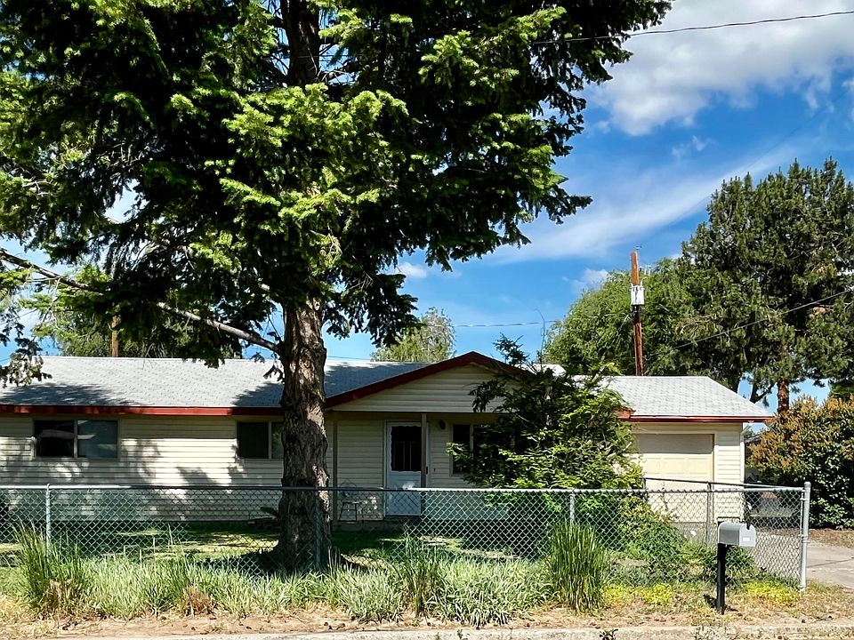 1st image of 1085 NE Wilshire Dr