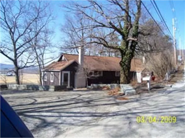 14 Chemung St, Waverly, NY 14892