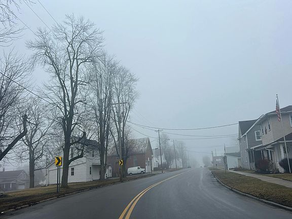 5th image of 139 Main St