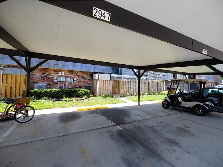 2947 Poplar Ave — Photo 46