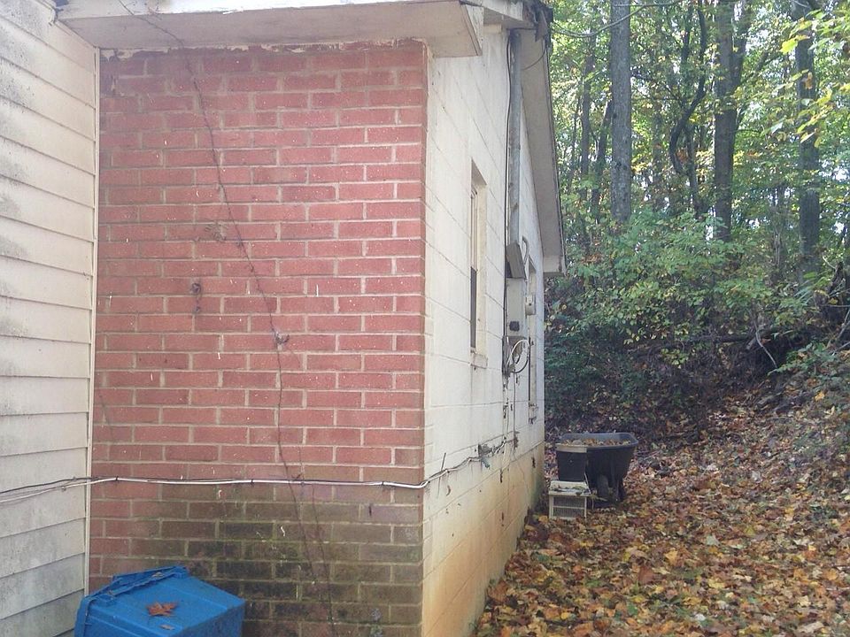 2nd image of 157 Restmore Ln