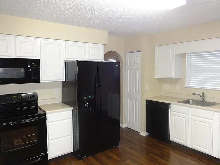 2591 Harborridge Ct — Photo 3