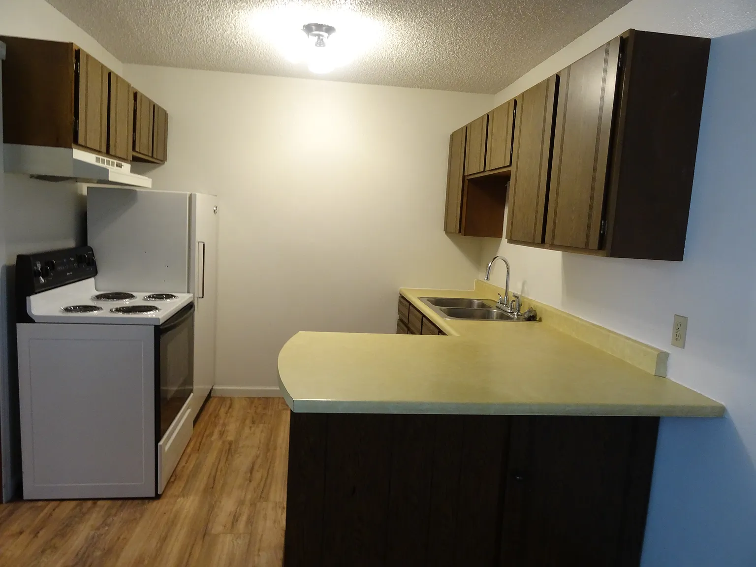 Studio, $850 — Photo 2