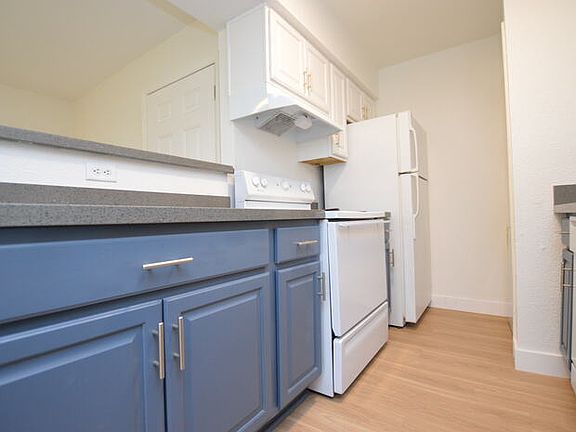 2nd image of 4308 N Longview Ave APT 208